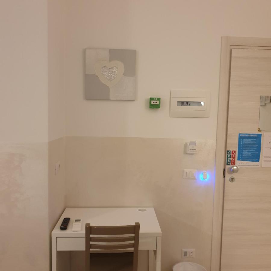 Bergamo City - Self Check-In Hotel Room photo